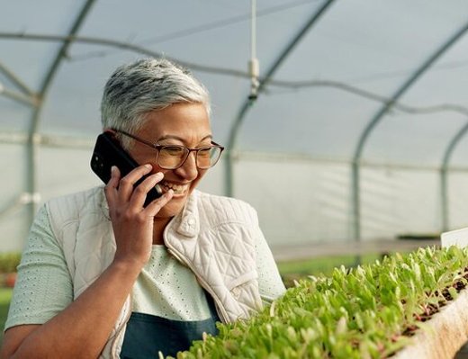 https://www.farm2growup.com/public/front/images/section/s-contact.jpg